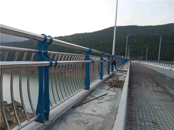 中山不锈钢桥梁护栏的特点及其在桥梁安全中的重要作用