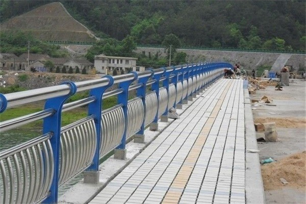中山不锈钢桥梁灯光护栏