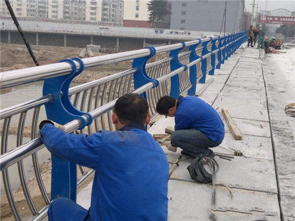 中山不锈钢河道护栏的特性及其在城市景观中的应用